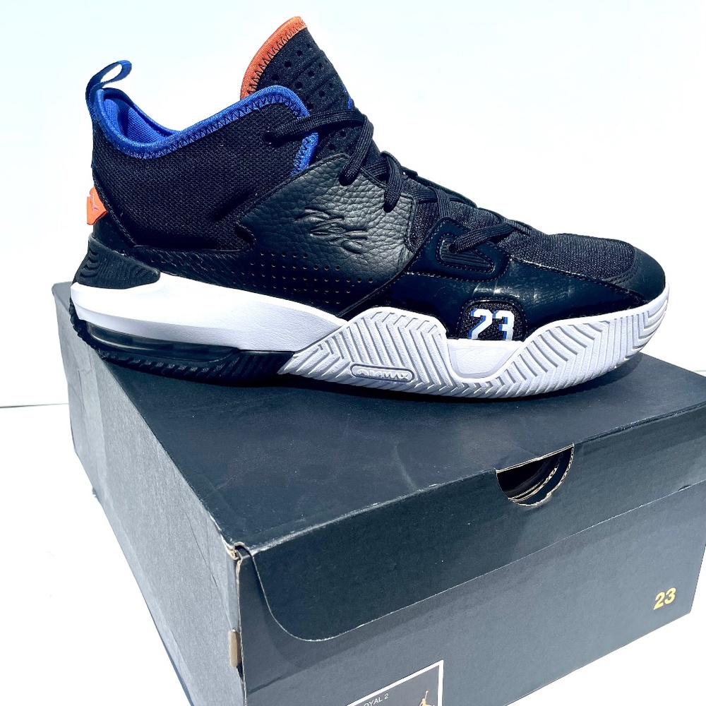 Jordan Stay Loyal 2 // worn once - like brand new